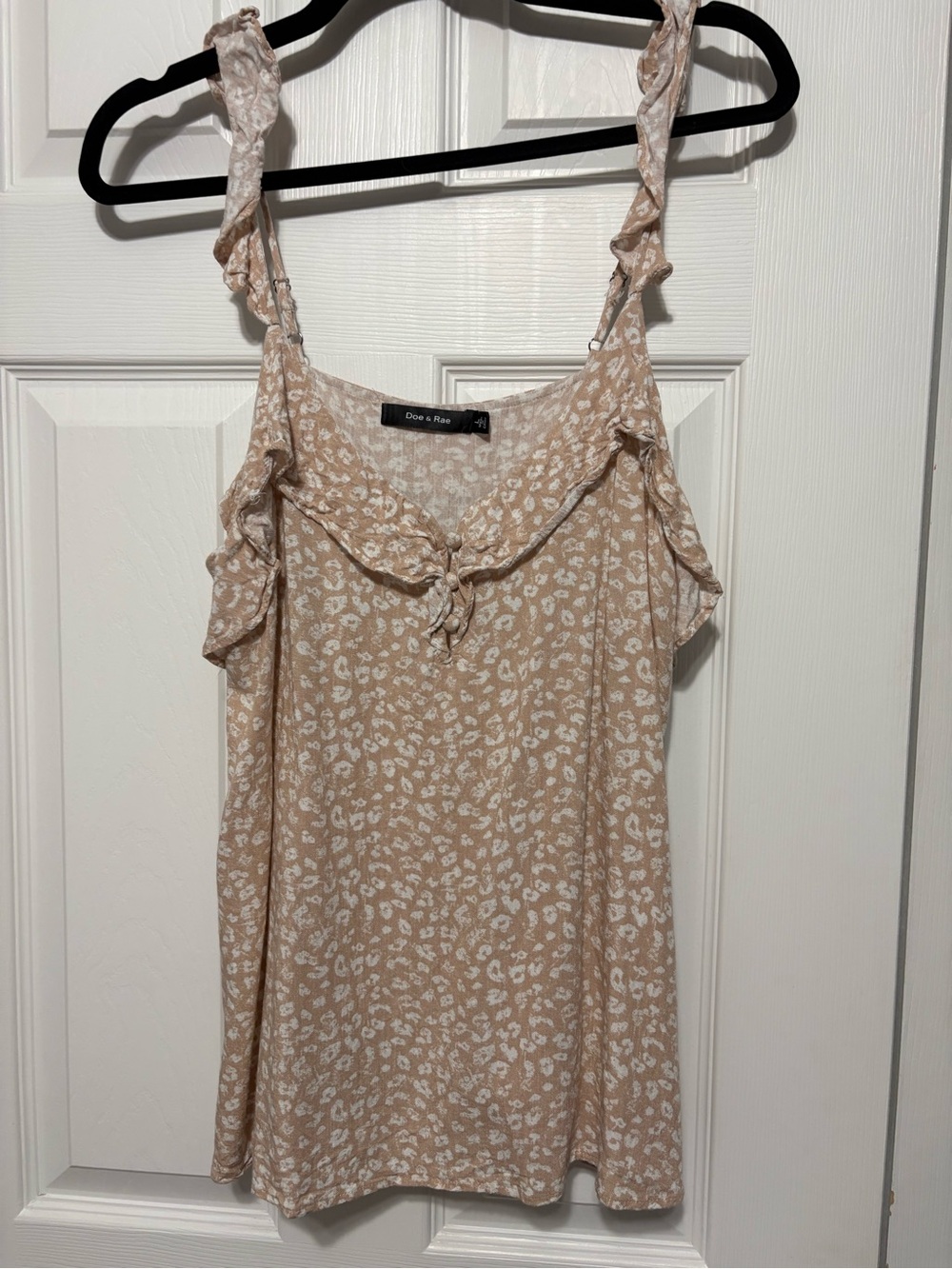 Doe & Rae Beige White Floral Tie-Front Ruffle-Strap Camisole